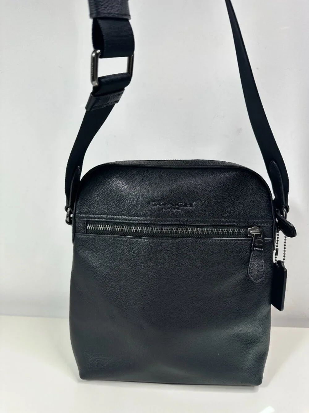 Coach Flight Messenger Crossbody Men’s Black Pebble Leather Bag C2057-F68014 EUC